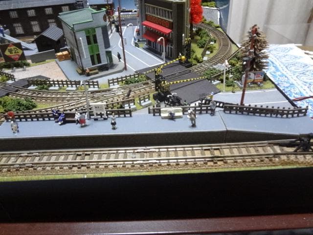 週刊SL鉄道模型 レイアウト・ジオラマ完成品 転車台ライト点灯PWケースNゲージ