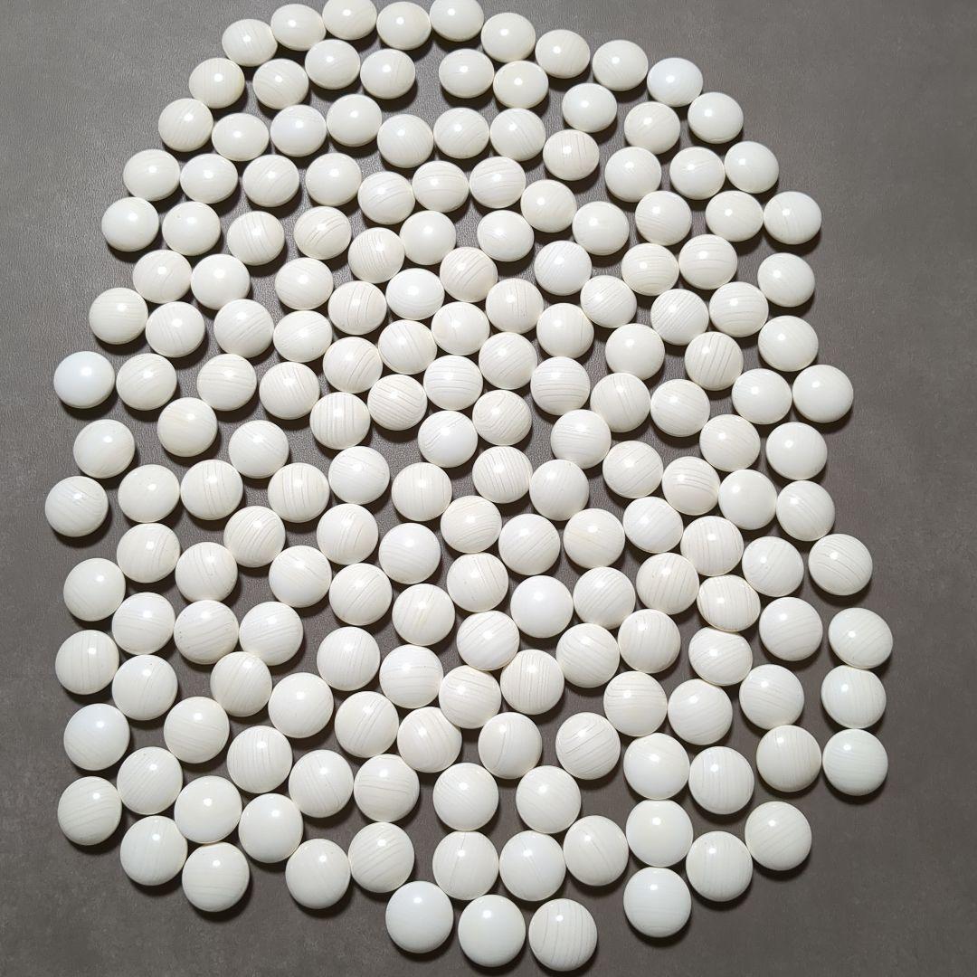 天然本蛤雪印38号・那智黒　高級碁石　碁笥付き　桐箱入り