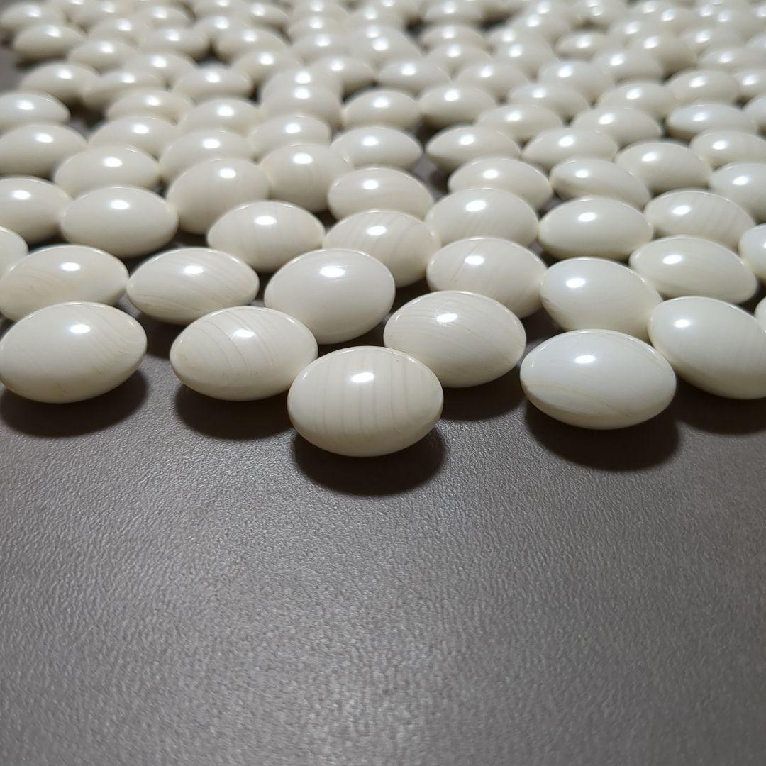 天然本蛤雪印38号・那智黒　高級碁石　碁笥付き　桐箱入り