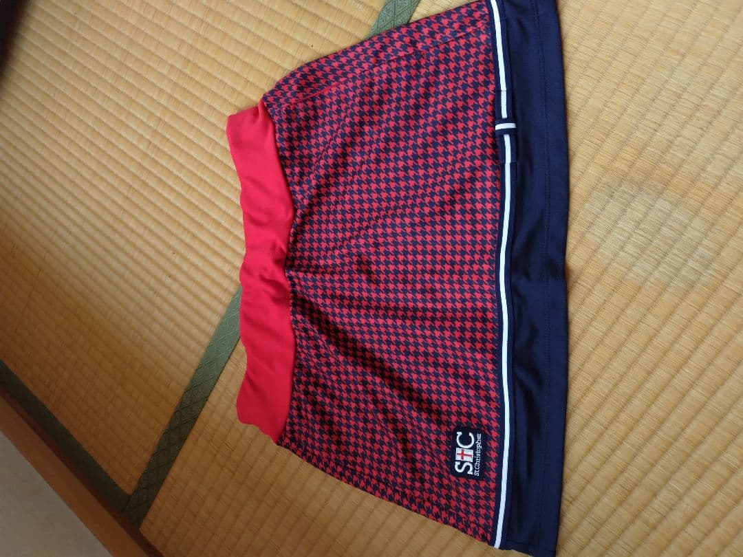 SHC スポーツウェア セット（トップス、スコート、サンバイザー） 赤/ネイビー