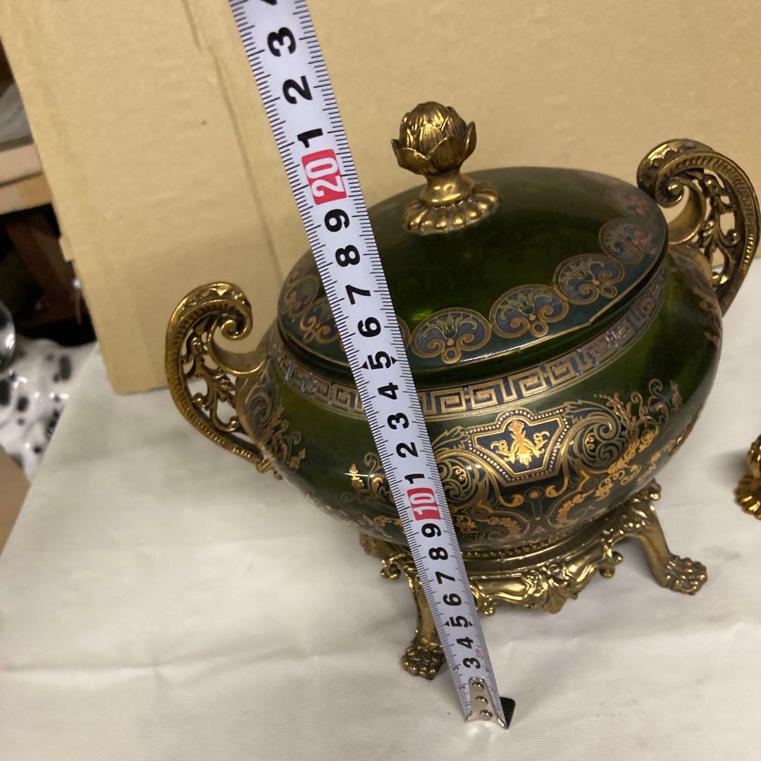 金箔装飾の緑色ガラスボウル