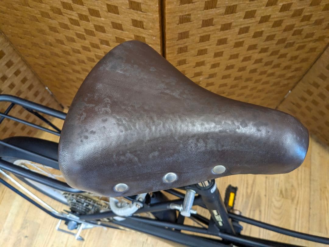 U096 ミニベロ自転車　20インチ 6段変速 カゴ付き　ブラック