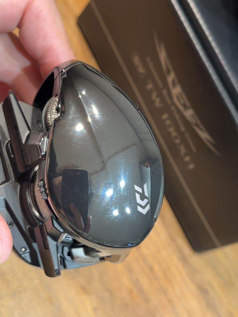 美品 ダイワ 24スティーズSV TW XH 右ハンドル ライン付