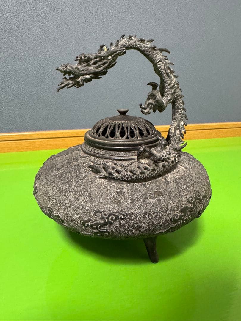 高岡銅器　金工師　米田秀保造 蛹型 鋳銅立龍提手瓔珞雲図 香