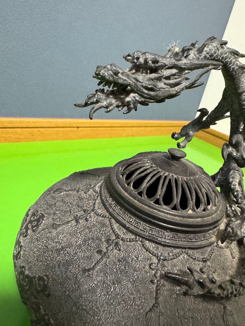 高岡銅器　金工師　米田秀保造 蛹型 鋳銅立龍提手瓔珞雲図 香