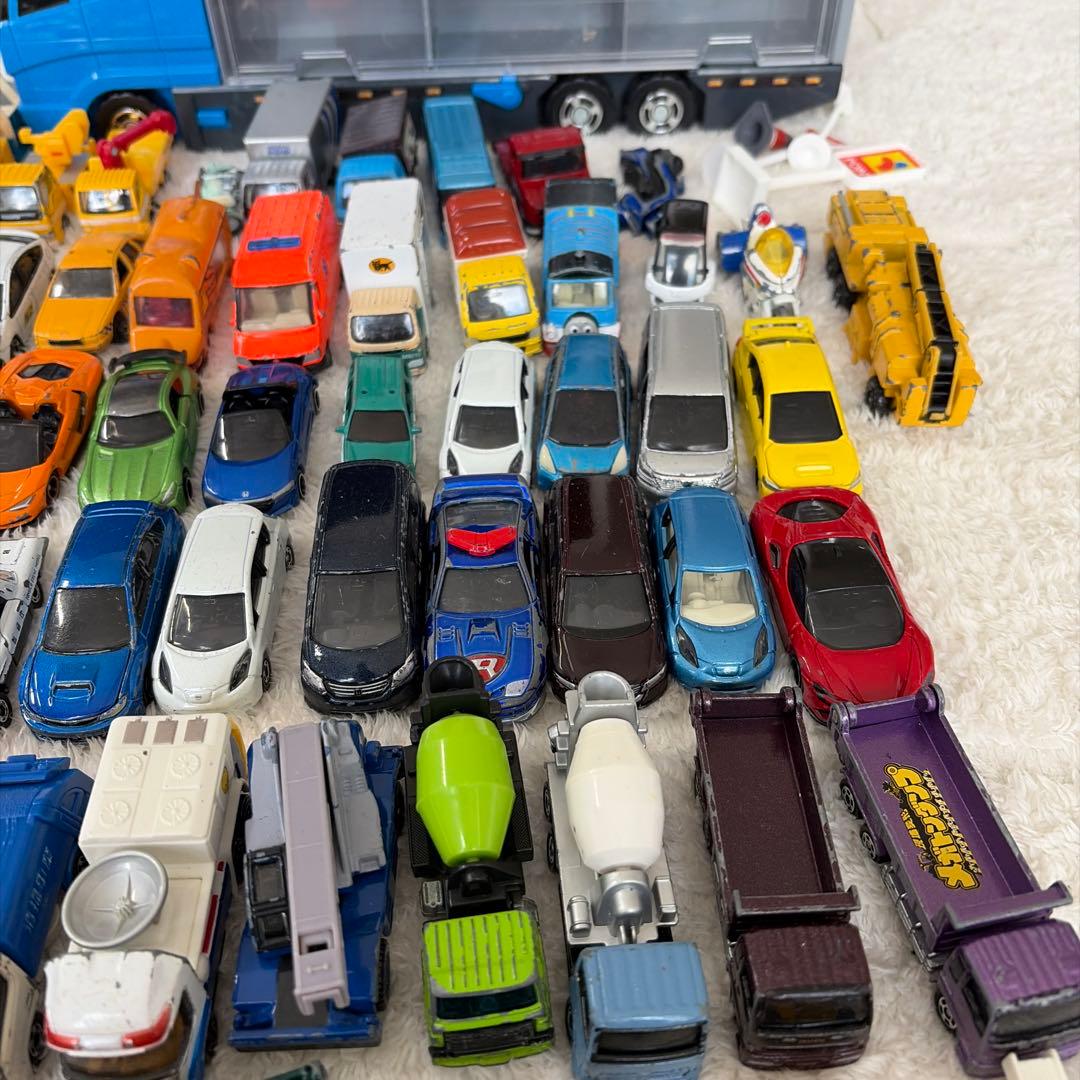 トミカと収納トラックセット