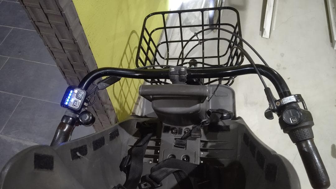 人気色　BIKKE　GRI　デュアルドライブ　電動自転車　ブリヂストン