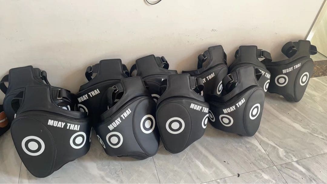 新品MUAY THAIメーカー太ももパッド 　ローキック、キックボクシング