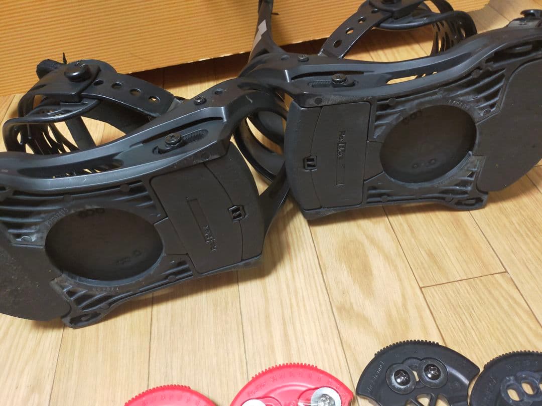 Burton Cartelビンディング 4x4 the channel両対応