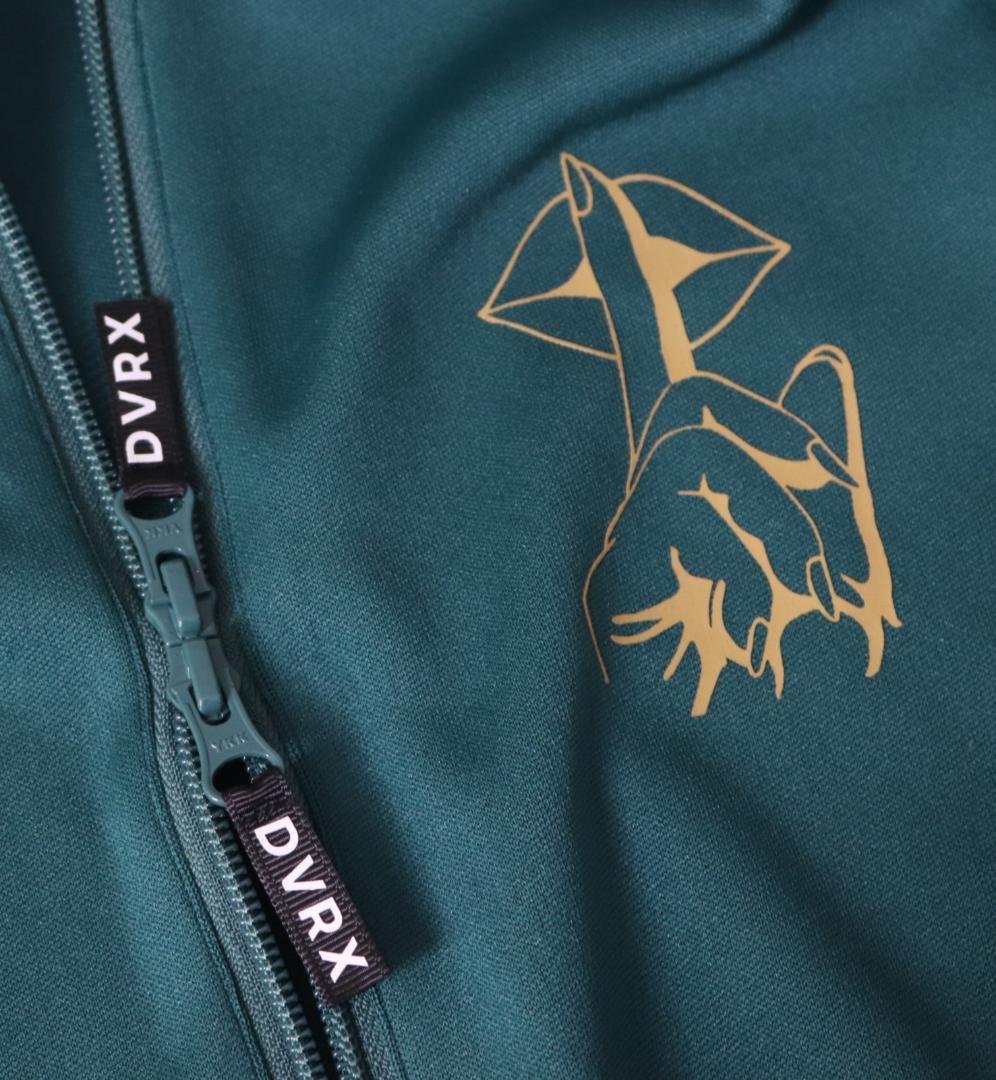 新品【デヴァロー ゴルフ】レディース「スウィング時は静かに」ジップパーカー M