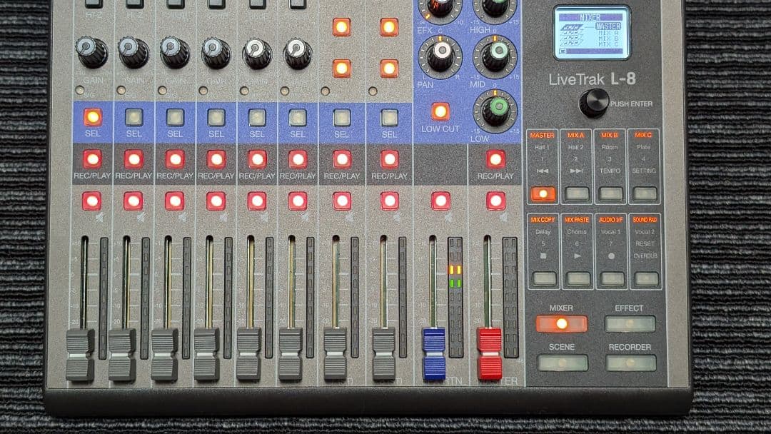 Zoom LiveTrak L-8（純正キャリーバッグCBL-8付属）