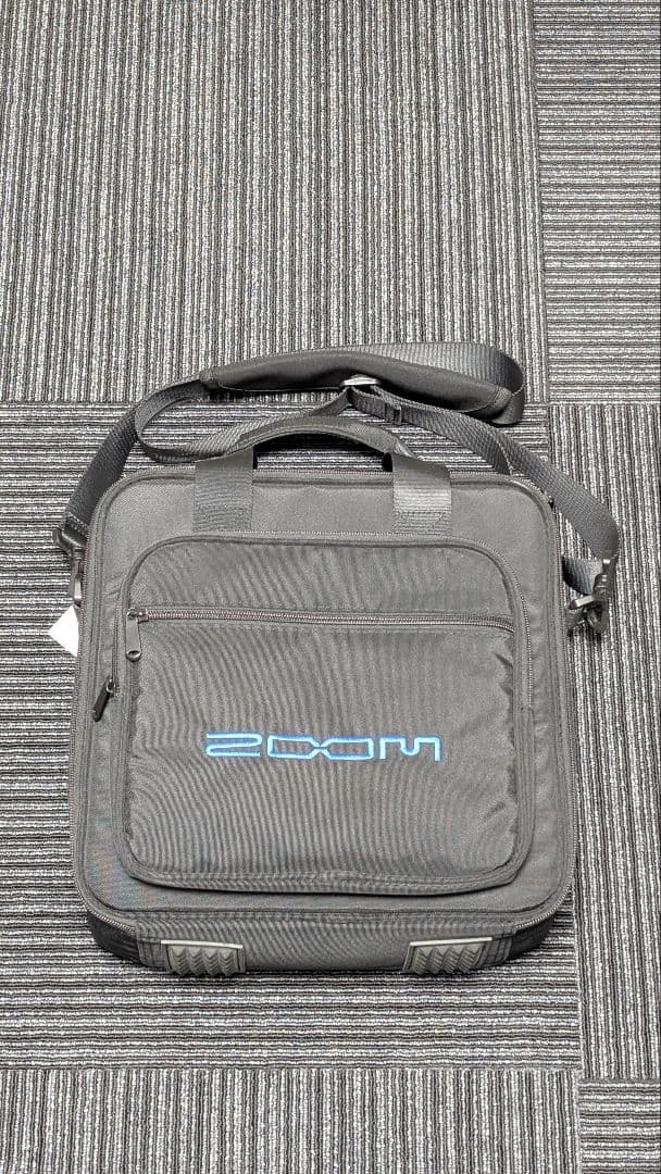Zoom LiveTrak L-8（純正キャリーバッグCBL-8付属）