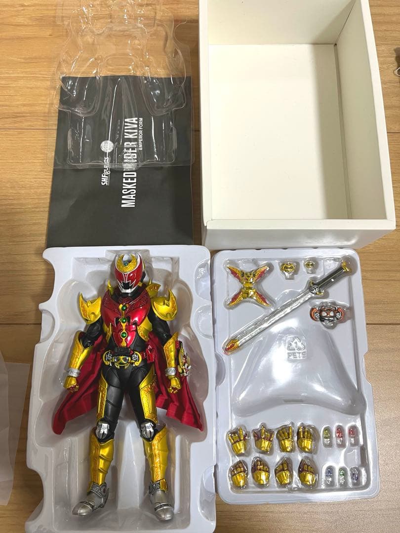 s.h.figuarts 真骨頂　仮面ライダーキバ　エンペラーフォーム