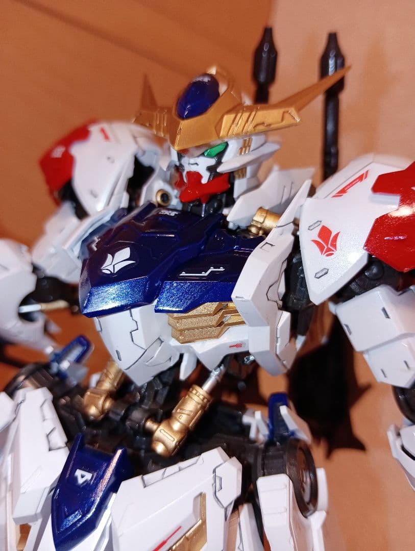 MGバルバトスルプス　全塗装完成品　アクションベース８付き