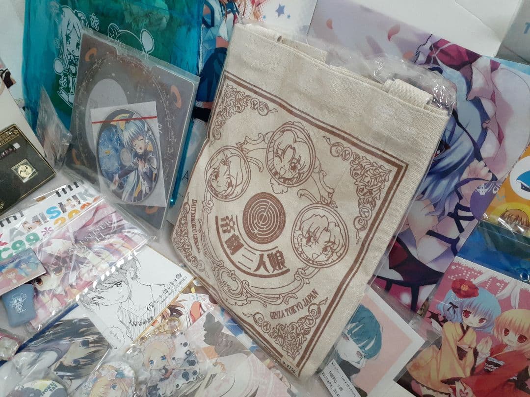 美少女 グッズ まとめ 大量 フィギュア アニメ ゲーム ラバスト 缶バッジ