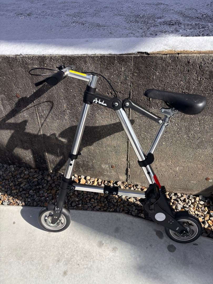 A-bike city 約8㌅タイヤ ノーパンクタイヤ 超軽量（約7.3kg）