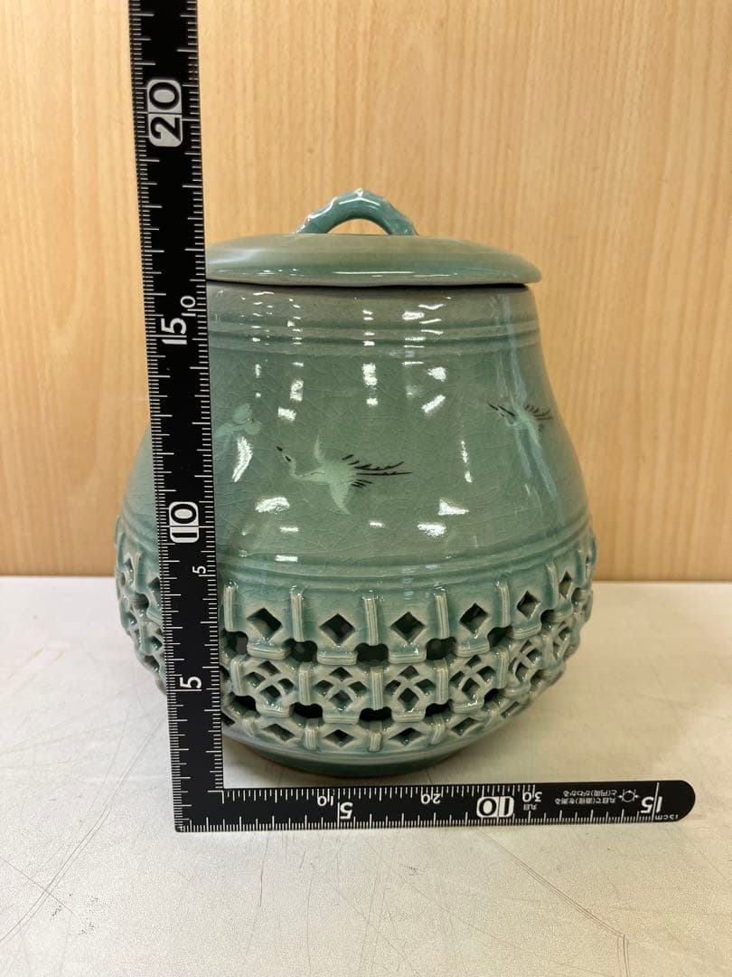 M648 青磁 壺 飾りつぼ 海日 蓋付 水呂窯