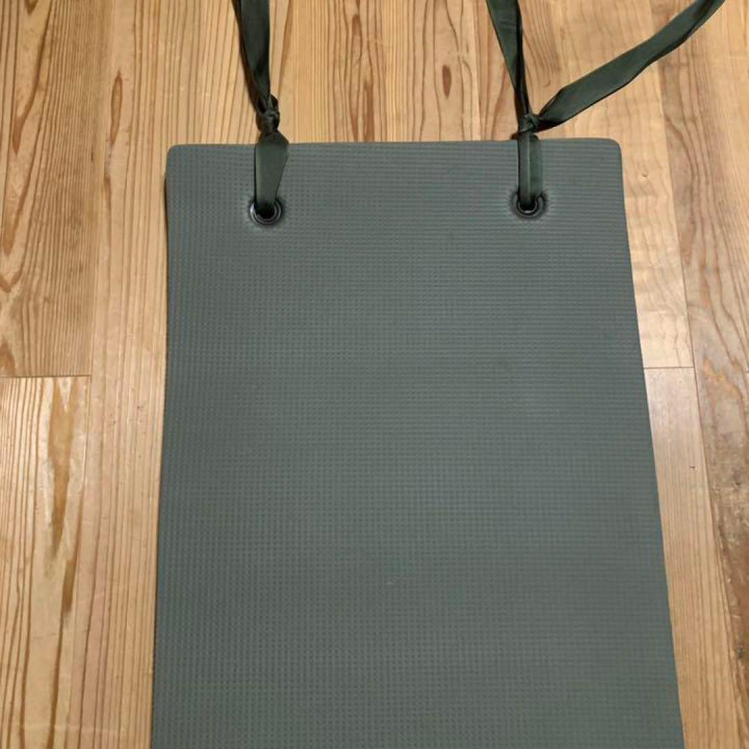 希少 オランダ軍スリーピングマット 収納袋付き