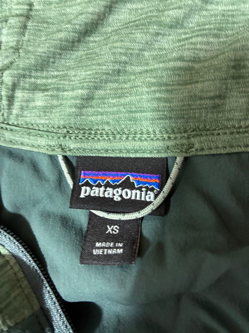 美品 エアシェッドプロプルオーバー　patagonia メンズXS