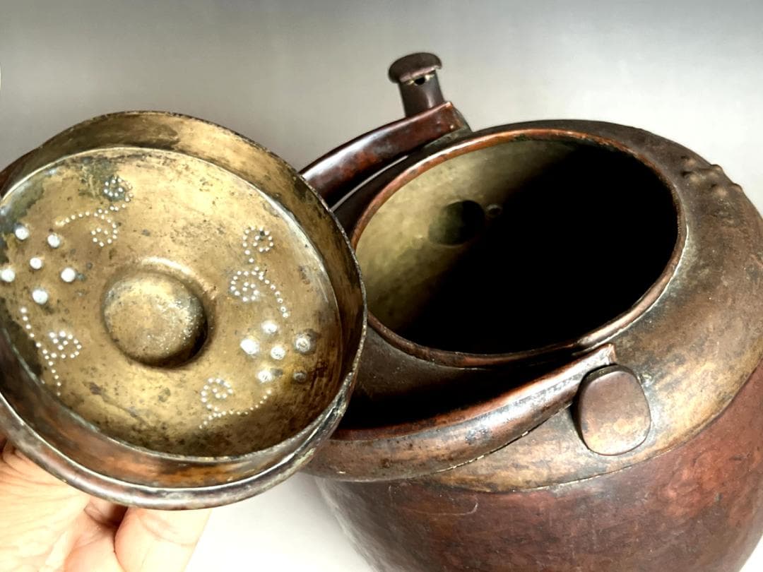 やかん■銅製 花唐草紋湯沸 古い薬缶注水 銅茶瓶 丸型茶釜 水差し モール■