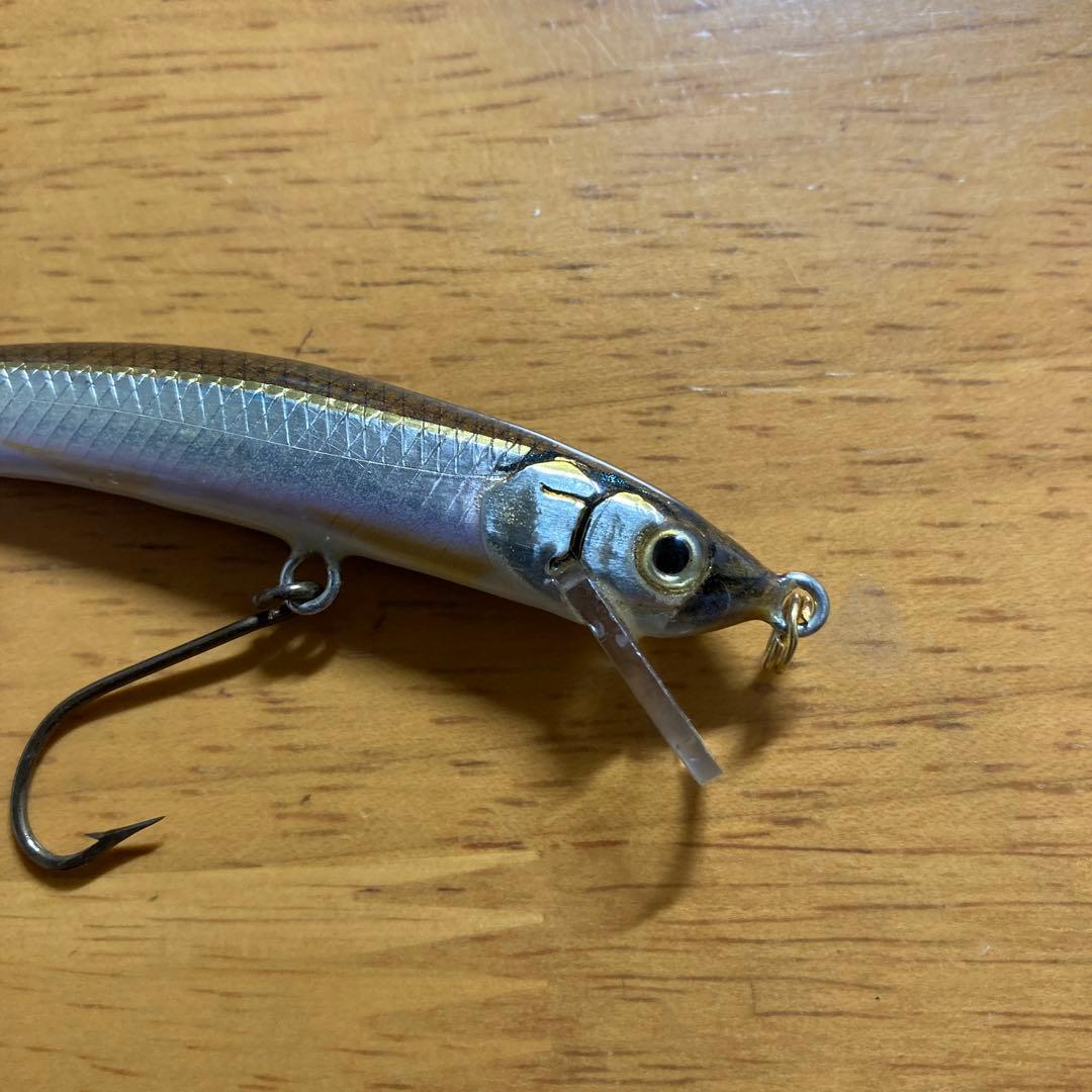 渓流でもウッドベイトミノー。