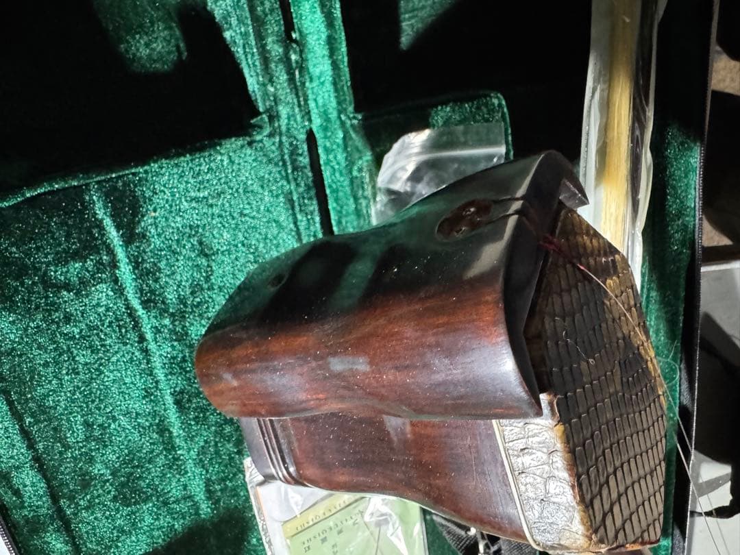 中国　二胡 紅木 中国楽器 現状品　蛇皮使用 登録証付き ケース・弓付き 美品