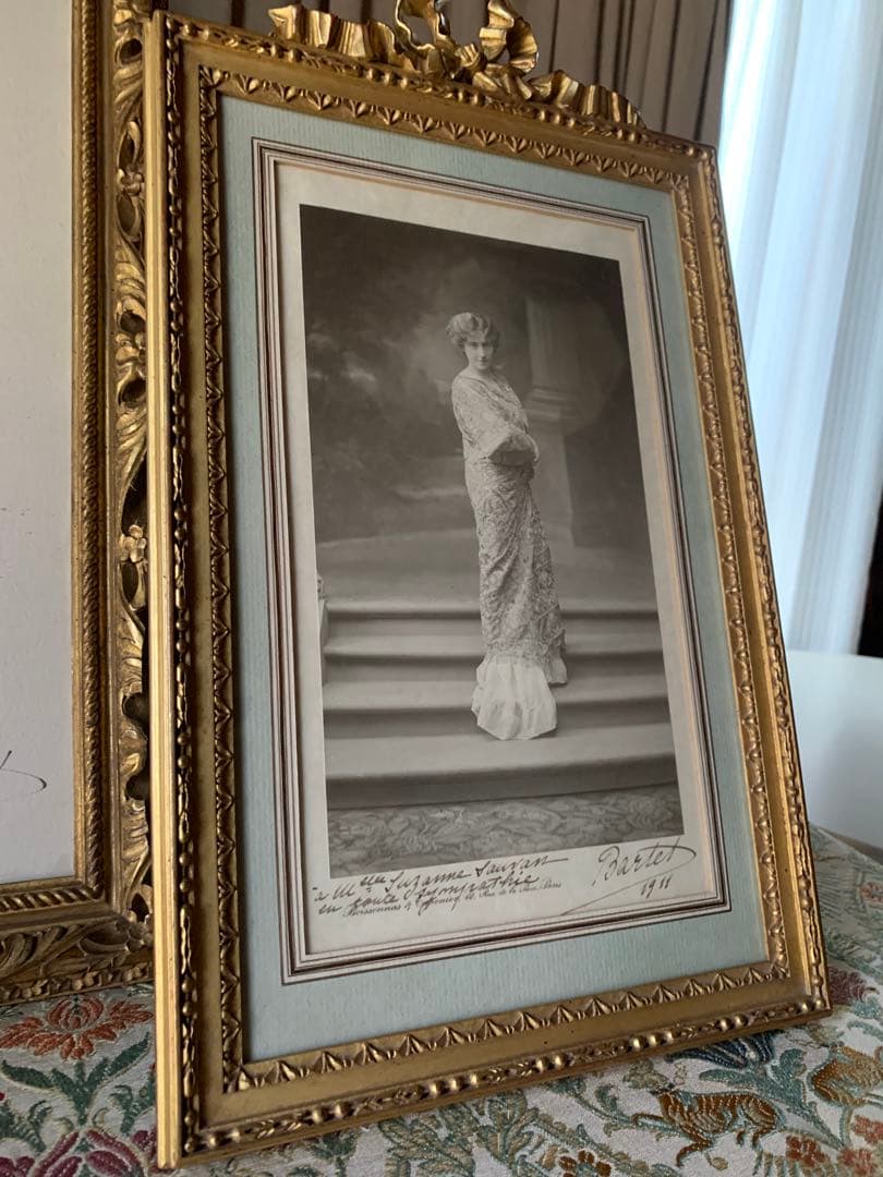 フランスアンティーク　1911年ジュリア・バルテ写真サイン入り豪華額装2点セット