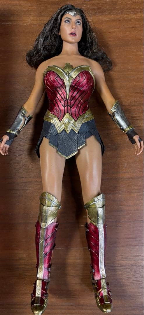 ホットトイズ ワンダーウーマン 1/6 （バットマン vs スーパーマン版）