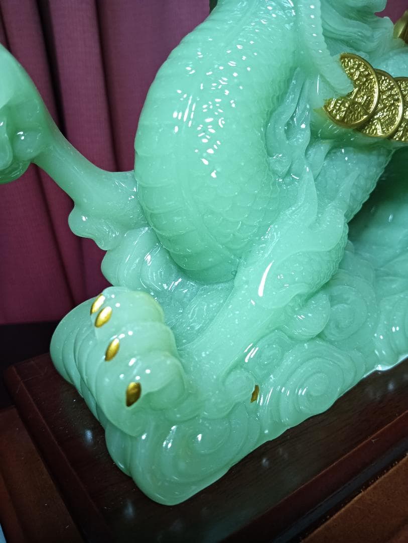 中国工芸品　緑の龍置物　風水アイテム