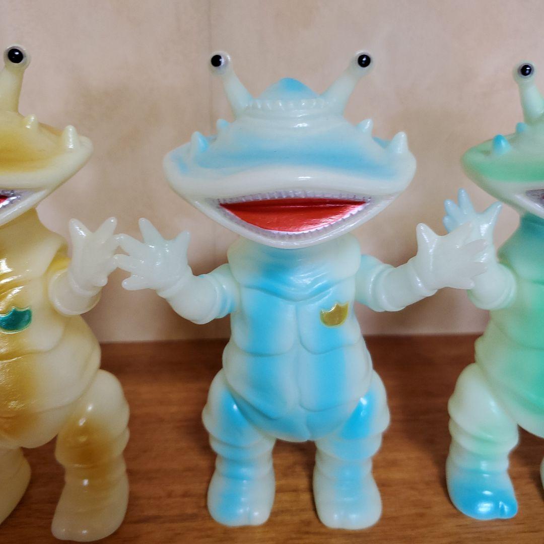 ブルマァク　ブルマァクの怪獣シリーズ　リトルカネゴン蓄光　4体セット