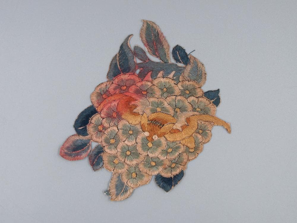 【繍】　★ 織繍 老繍吉祥紋繍片 9個 ★　清朝期　花卉蝙蝠 刺繍文様　明清繍品