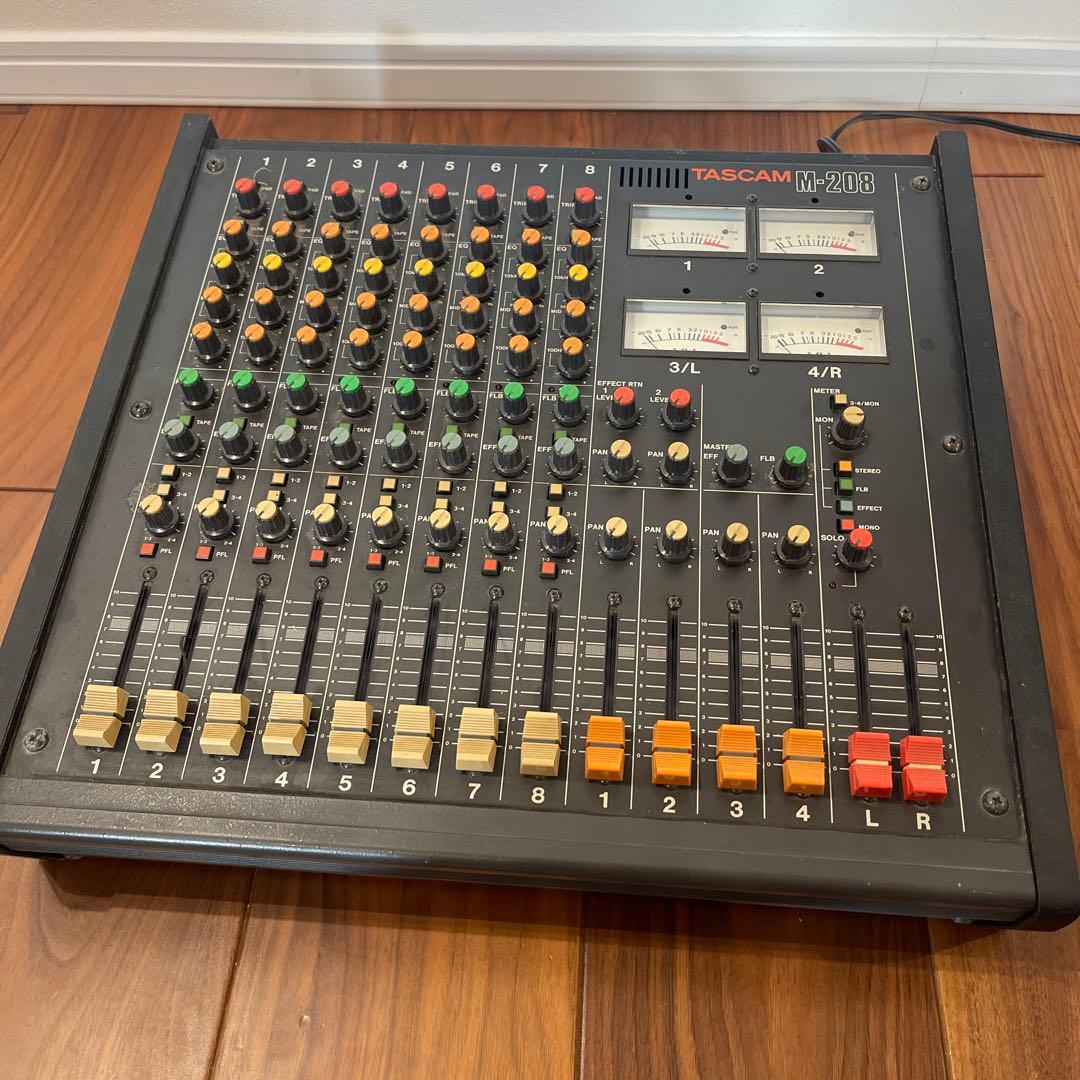 TASCAM M-208 アナログミキサー｜通電・メーター動作確認済／現状品