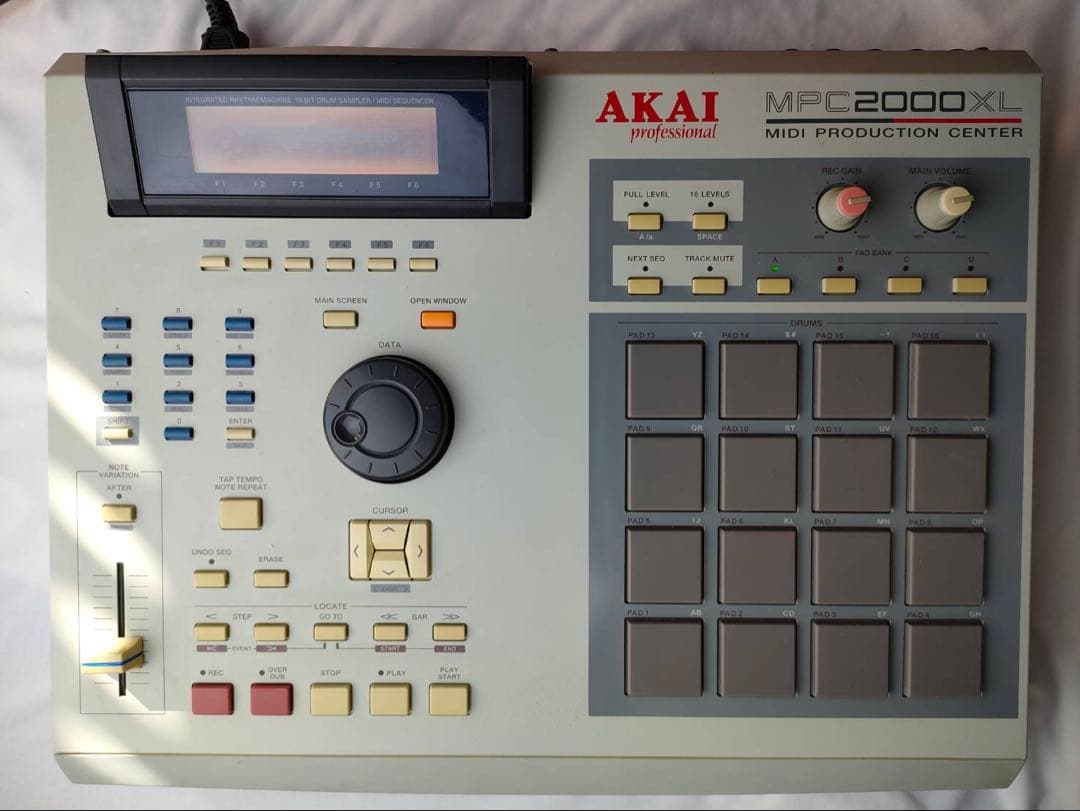 AKAI MPC2000XL MIDIプロダクションセンター