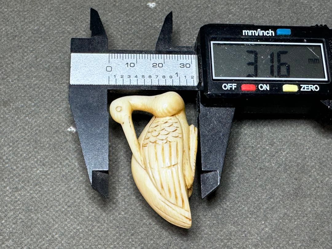 極上　根付　天然素材　アンティーク　和彫　置物　骨董　飾り物　古美術品　 置物