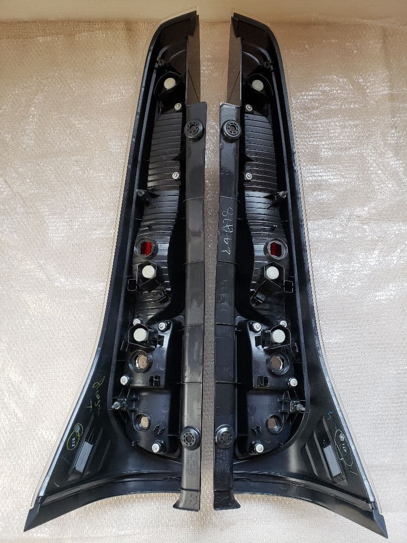 新品未使用 c26 セレナ ノーマル テール ライト ランプ 2個セット