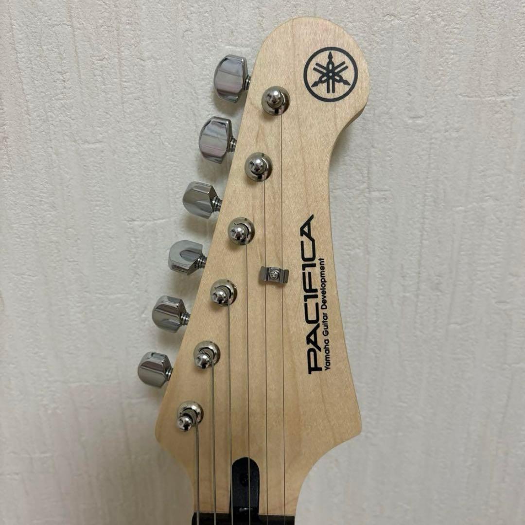 エレキギター　ホワイト