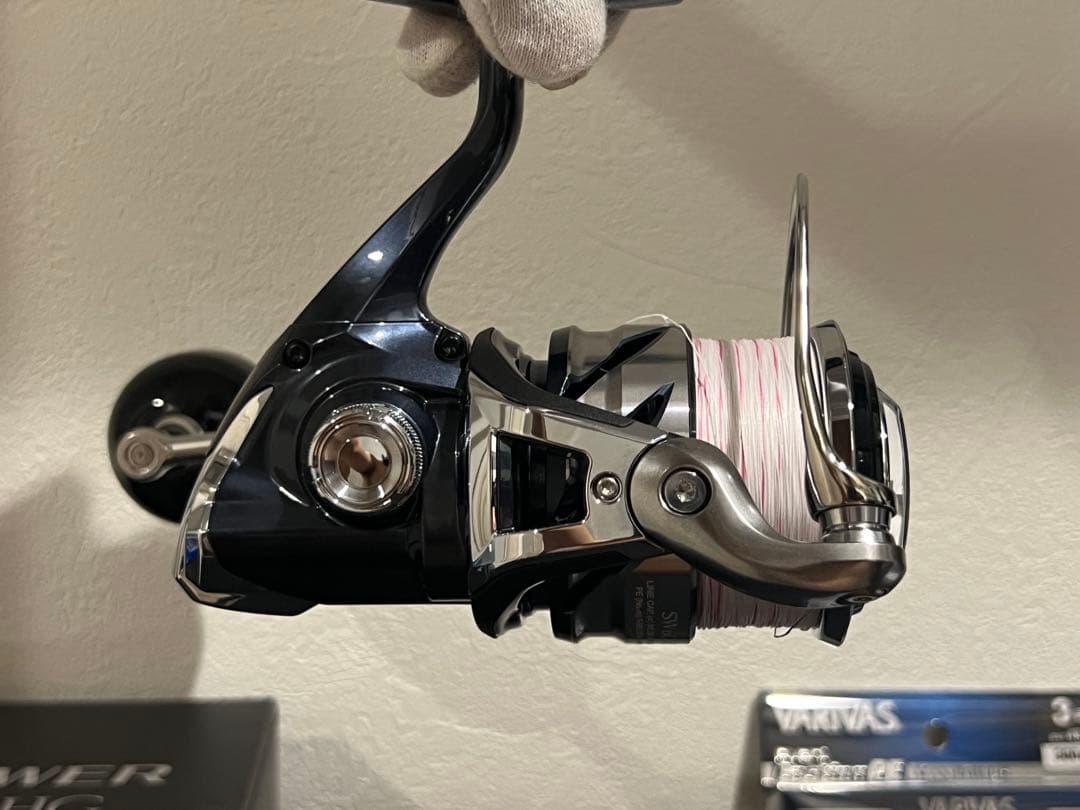 【美品】シマノ　２１ツインパワーＳＷ６０００HG 替スプール、新品ライン付き