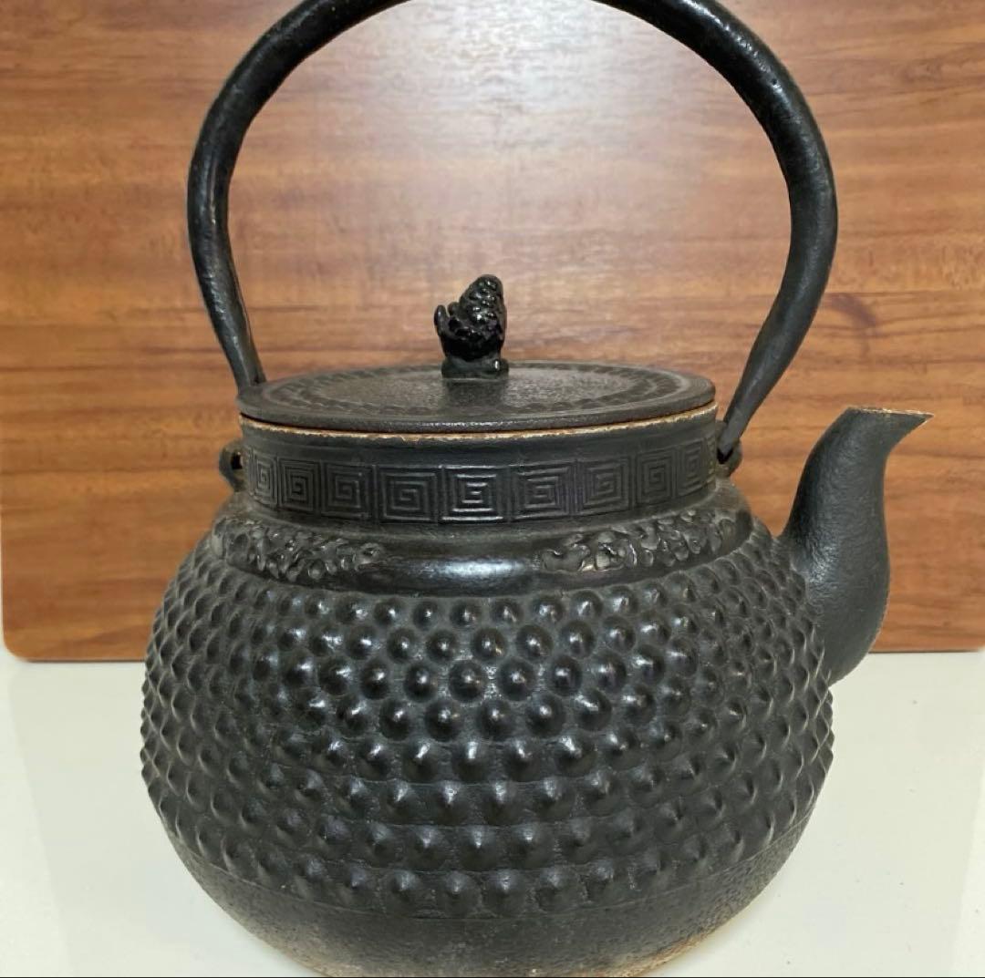南部及精鋳造所(鳳文堂)造　あられ　 南部鉄瓶