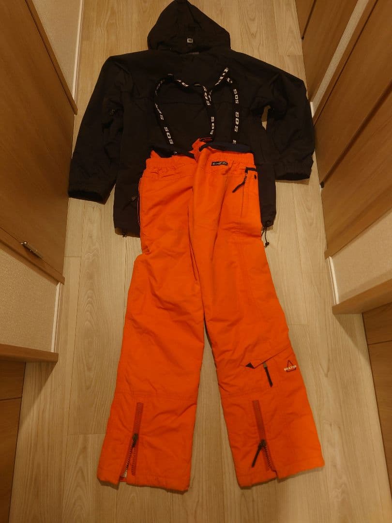 sos スキーウェア　スノーボードウェア