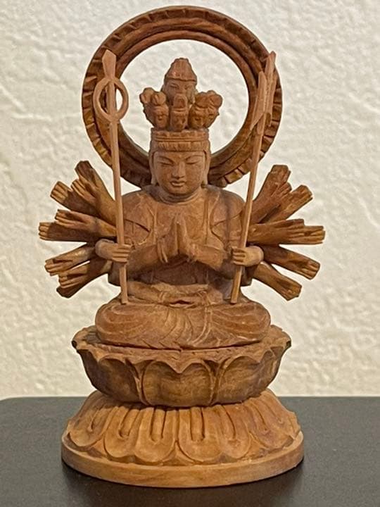 仏身白檀 千手觀音