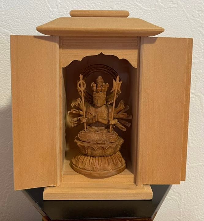 仏身白檀 千手觀音