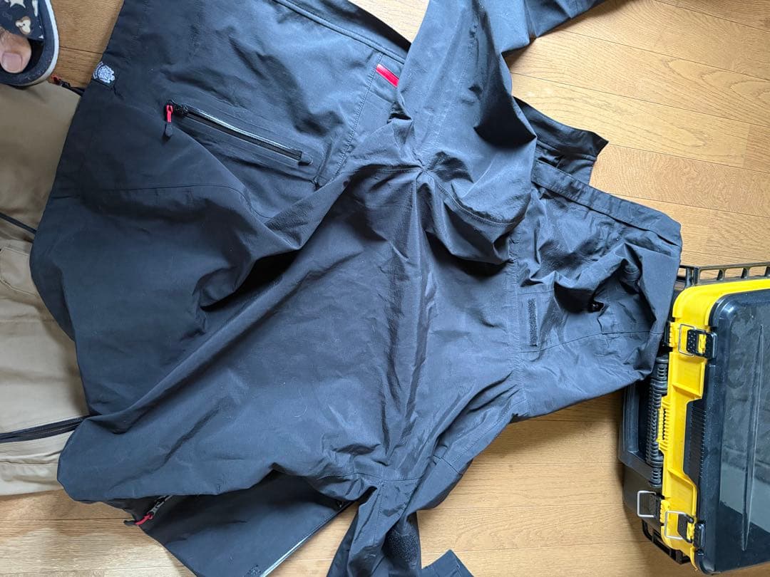 Abu Garcia レインウェアセット（黒・ベージュ）