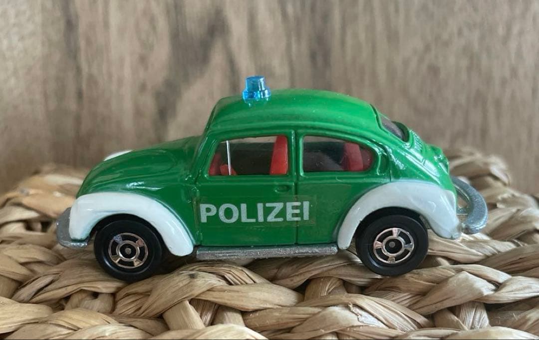 〈トミカ〉青箱 F70 フォルクスワーゲン ポリスカー ドイツ緑 (日本製)