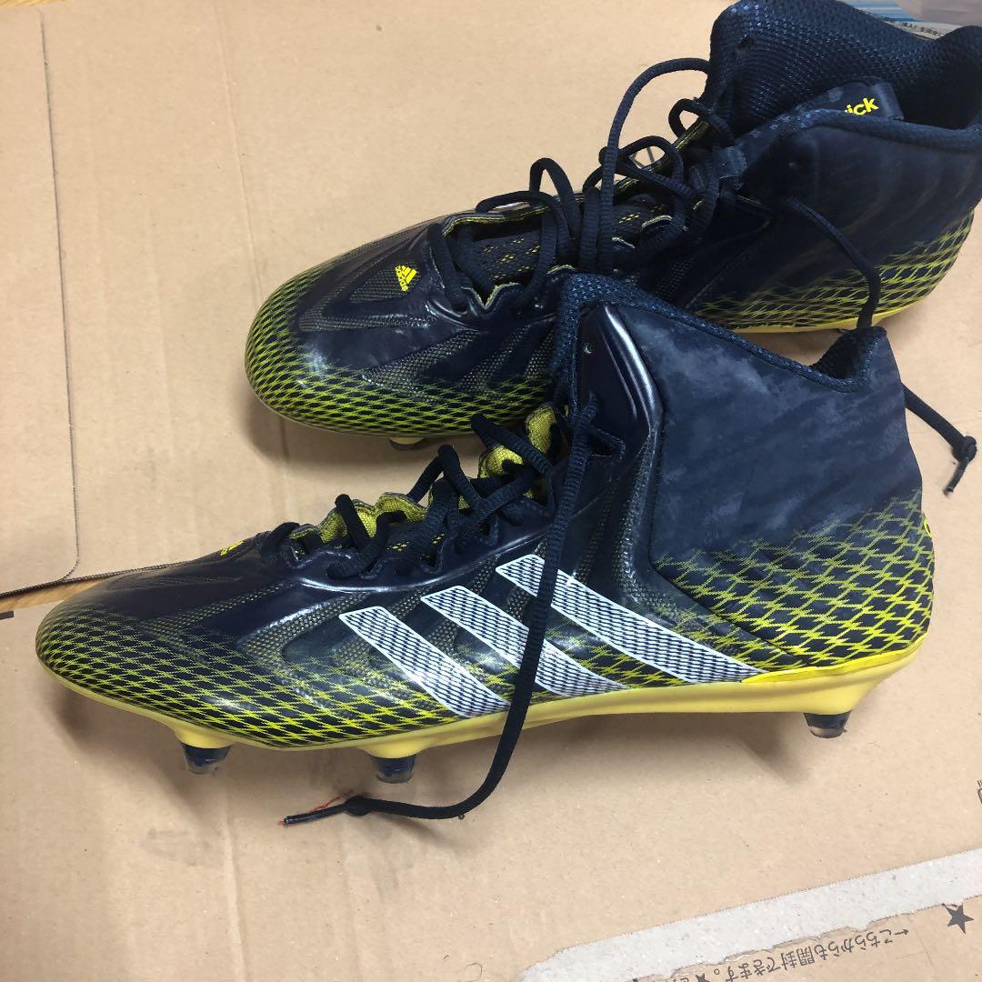 adidasの昔のミシガンモデルだった気がします