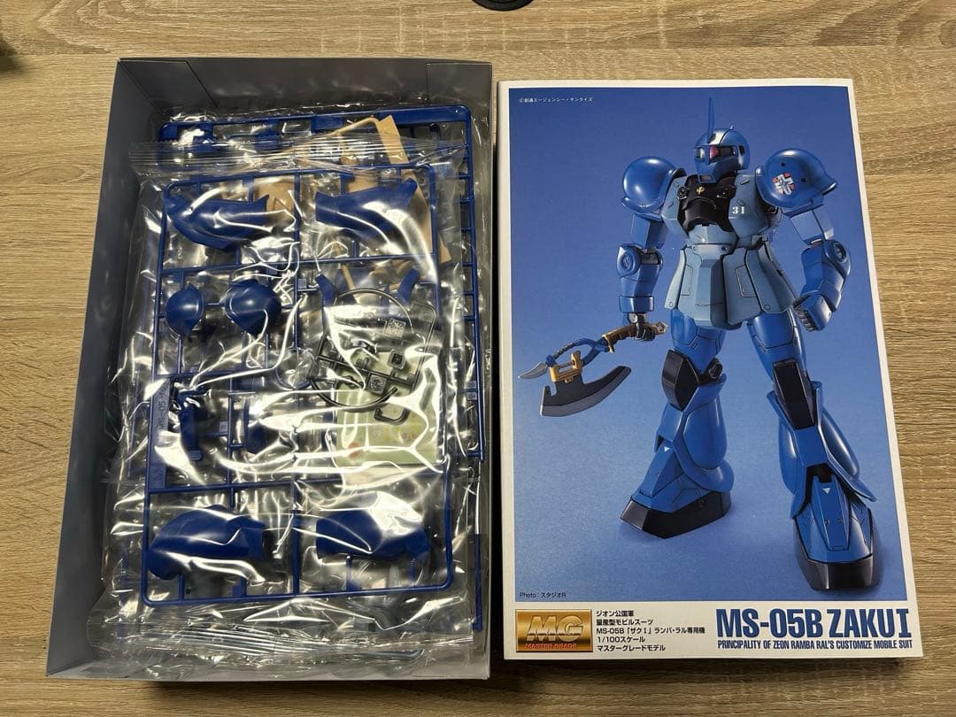 新品セット　 MGランバラル専用ザク1 & グフ