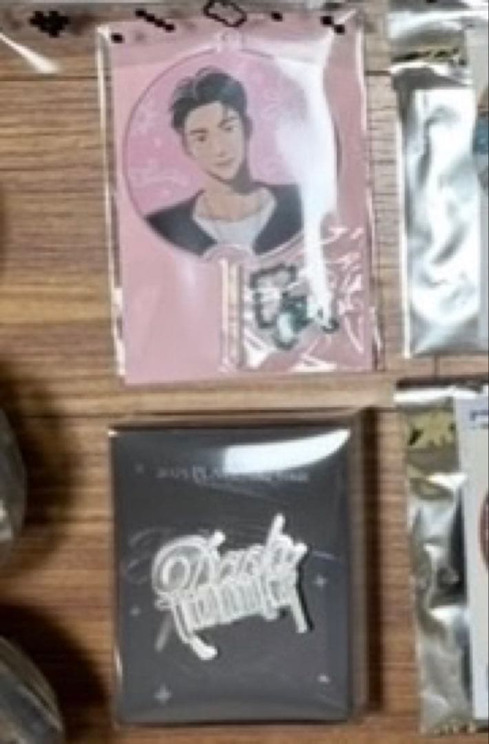 PLAVEペンライト　ペンライトキーリング　臨時ペンライト　ミニうちわ　ミニCD