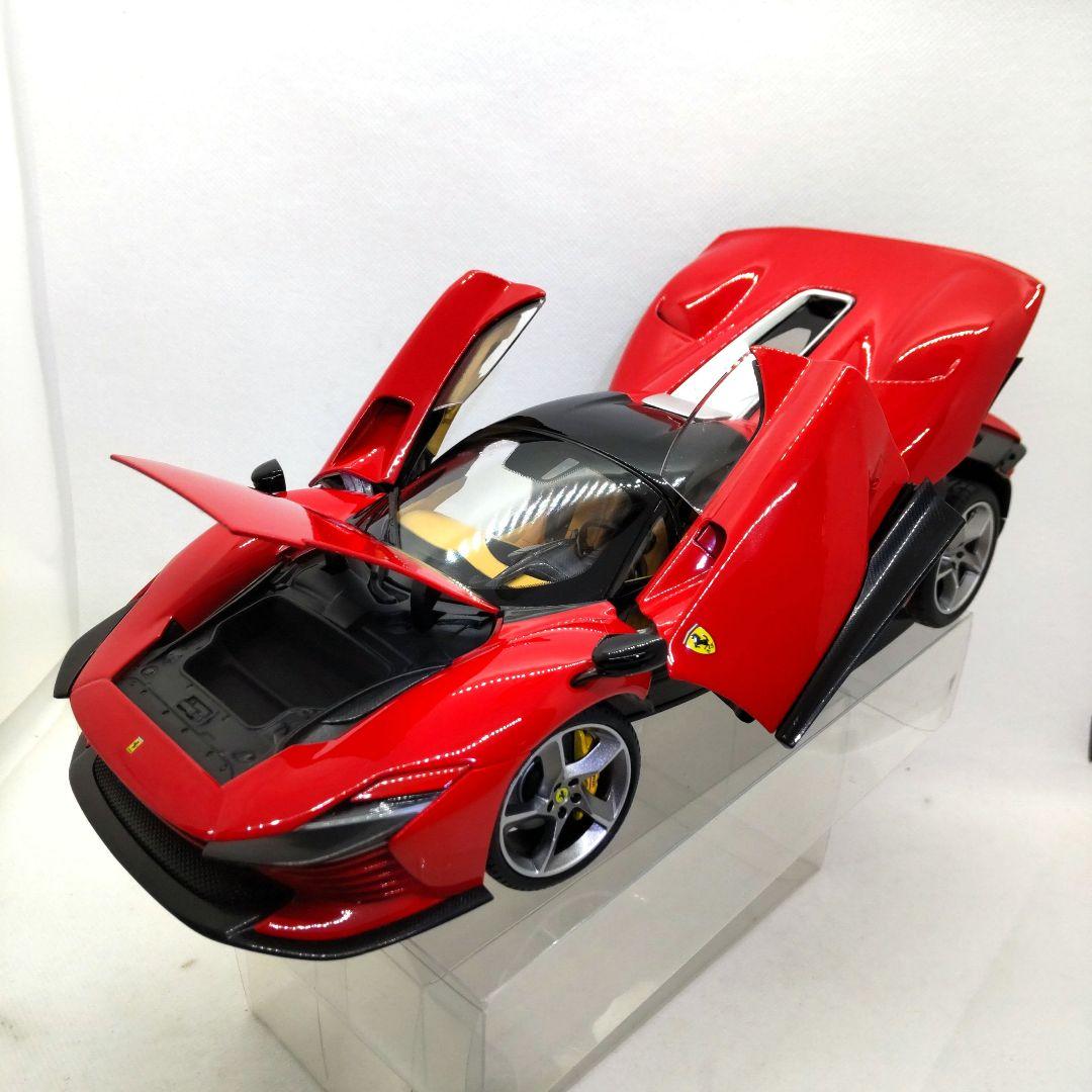 ブラーゴ1/18 フェラーリ デイトナ SP3 クローズドルーフ