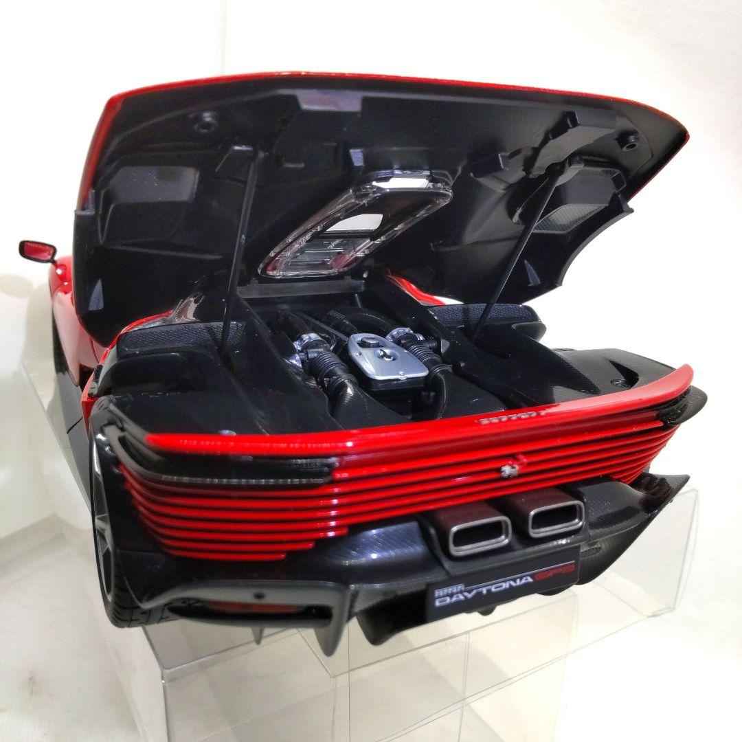 ブラーゴ1/18 フェラーリ デイトナ SP3 クローズドルーフ