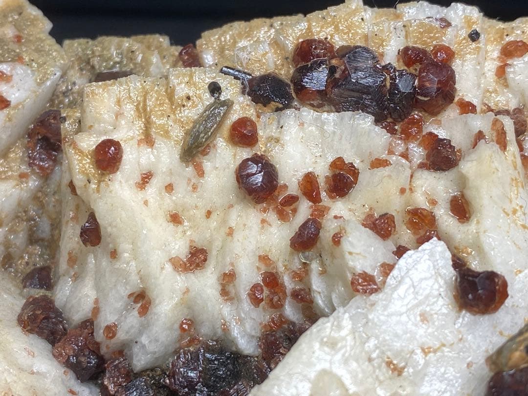 ガーネット　母岩付き　3kg