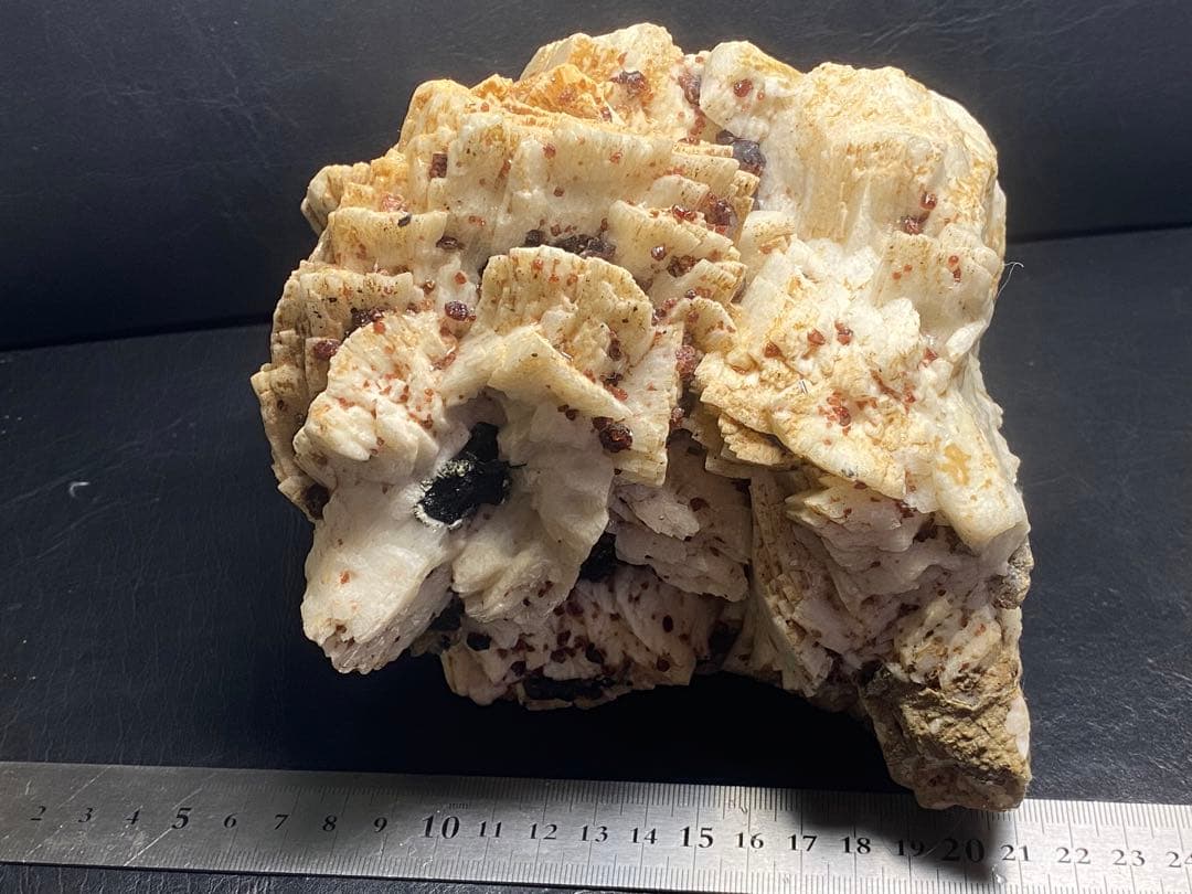 ガーネット　母岩付き　3kg